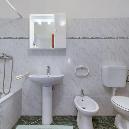 Pied-a-terre-1 By Interhome Nyaraló Umag